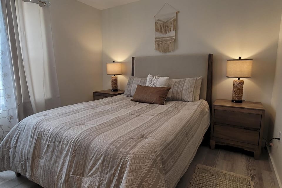 Charming Condo Downtown Sleeps 6 Great Location House in Pigeon Forge