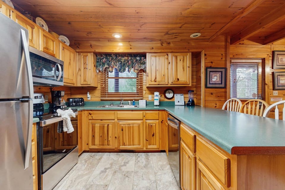 Cabin N Gorgeous Wooded Setting Sleeps 6 Hot Tub Cabin in Sevier County