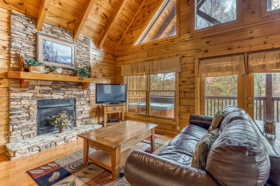 Mountainside Log Cabin Sleeps 4 Hot Tub Game Room Cabin in Sevier County