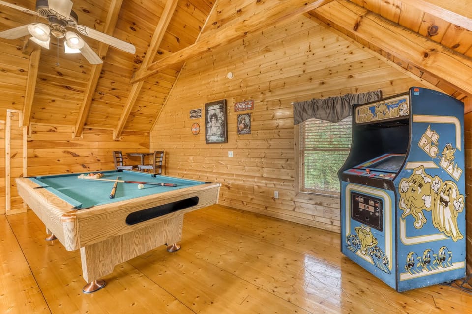 Mountainside Log Cabin Sleeps 4 Hot Tub Game Room Cabin in Sevier County