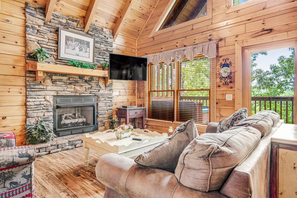 Cozy Log Cabin Sleeps 6 Hot Tub Resort Pool Views Cabin in Sevier County