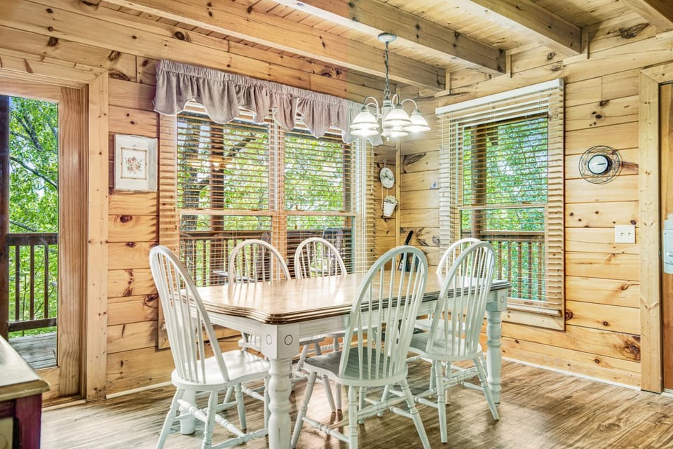 Cozy Log Cabin Sleeps 6 Hot Tub Resort Pool Views Cabin in Sevier County