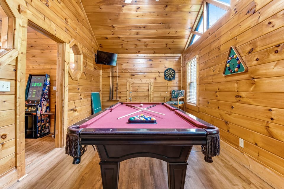 Log Cabin Sleeps 9 Hot Tub Home Theater Games Cabin in Sevier County