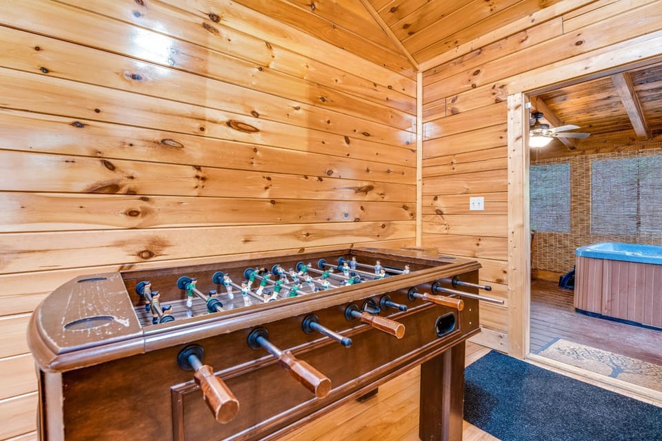 Log Cabin Sleeps 9 Hot Tub Home Theater Games Cabin in Sevier County