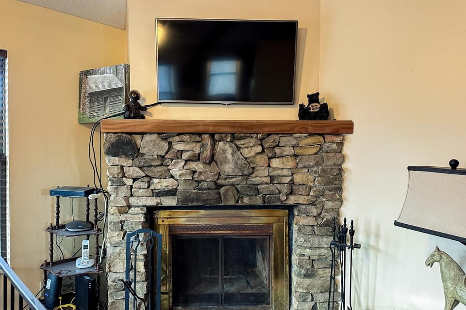 2 Story Mtn View Cabin Sleeps 6 Fireplace Games Cabin in Gatlinburg