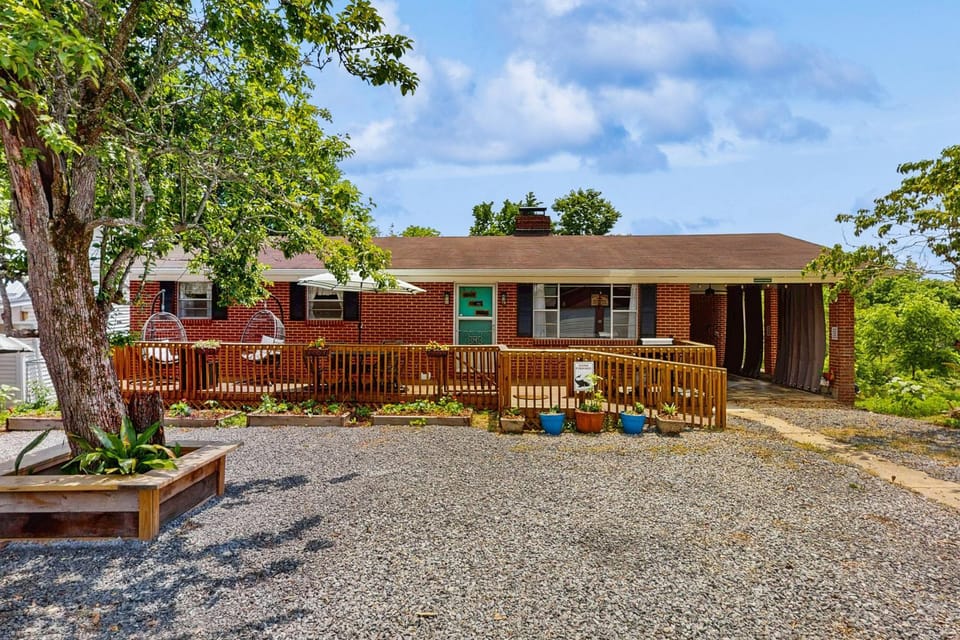 Norris Lake Cabin Getaway Sleeps 6 View Fire pit Cabin in Norris Lake