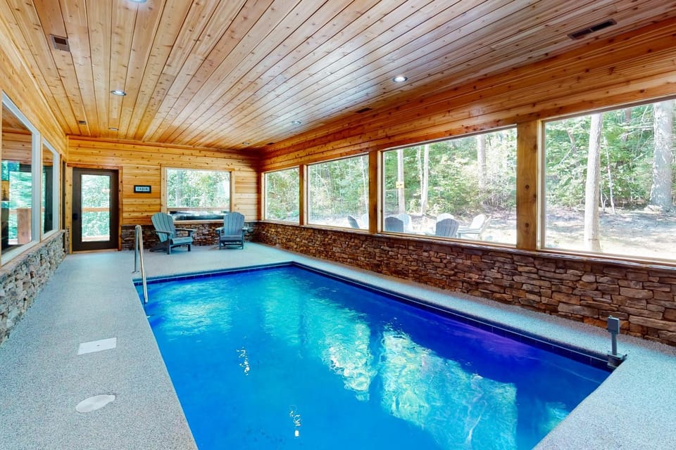Elegant Lodge Sleeps 12 Pool Hot Tub Theater Games House in Sevier County
