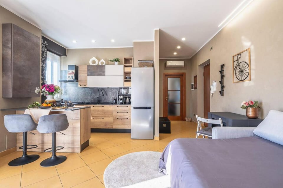 Kitchen or kitchenette, Living room, Seating area