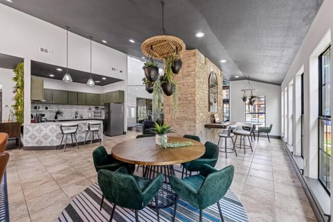 The Landry 204 Spacious and Cozy 2 Bedroom 2bth Apartment in Arlington