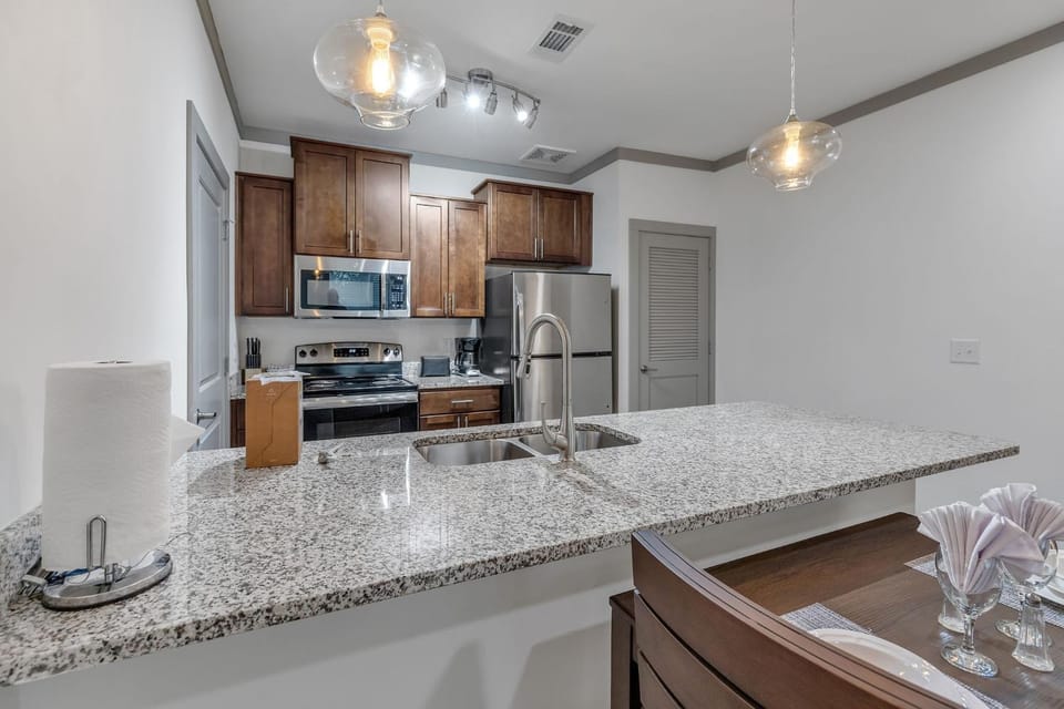 Properties by Preston - Stunning 1Bd Apartment Apartment in Farragut