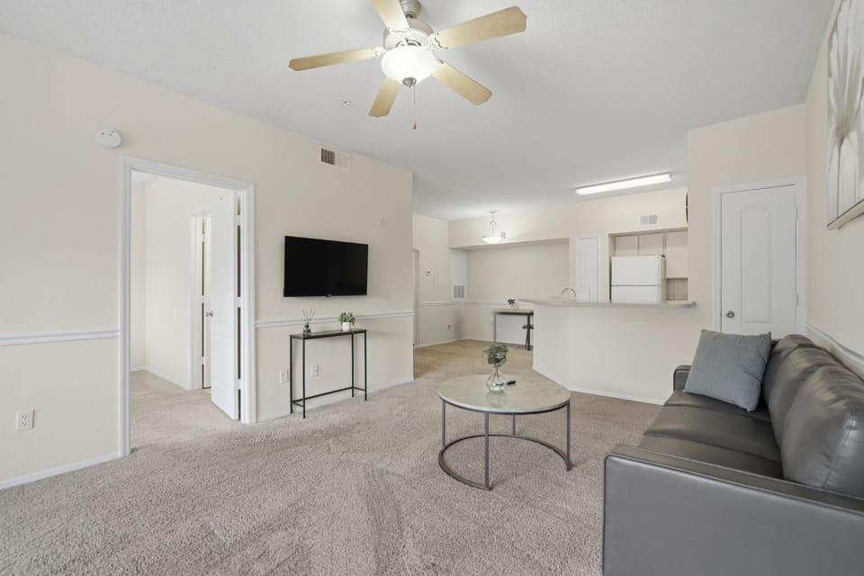 Upscale 1BR Apartment Home Apartment in Longwood