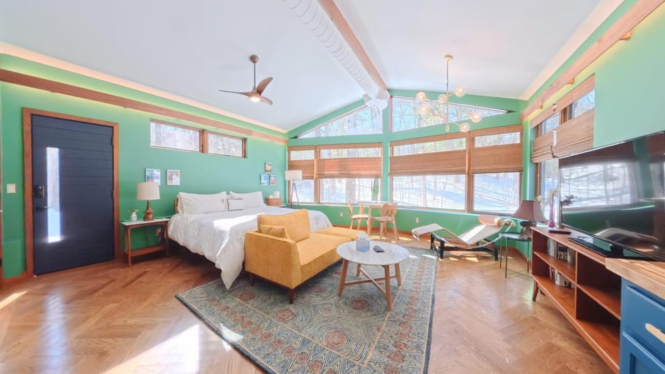 5BR Home Near Boston 4,000 Sq Ft & In-Law Suite House in Melrose