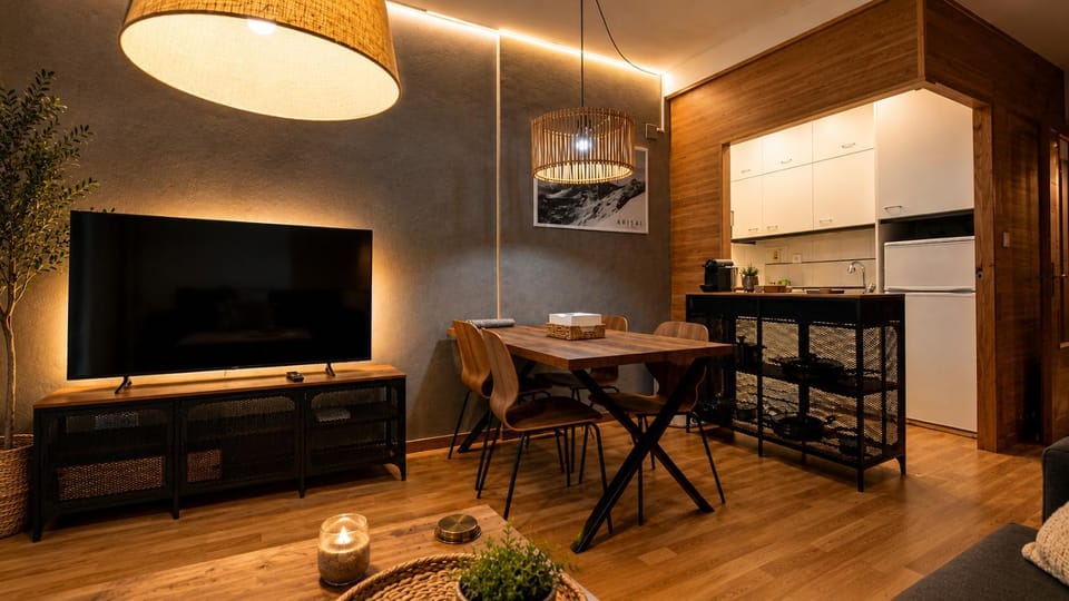 TV and multimedia, Kitchen or kitchenette, Living room, Dining area
