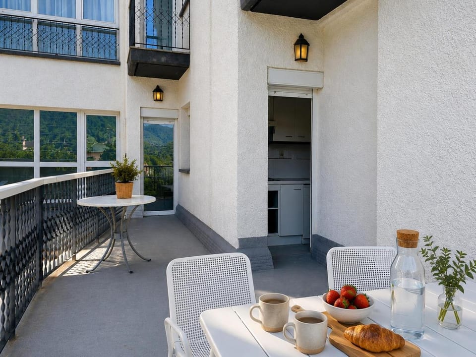 Balcony/Terrace, Mountain view