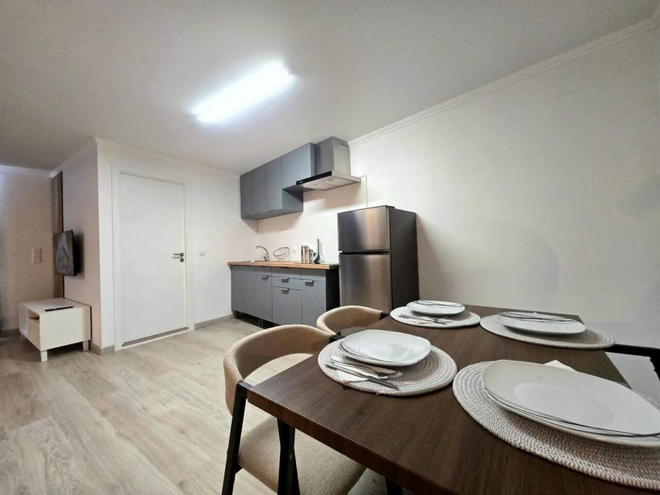 Kitchen or kitchenette, Dining area, stove