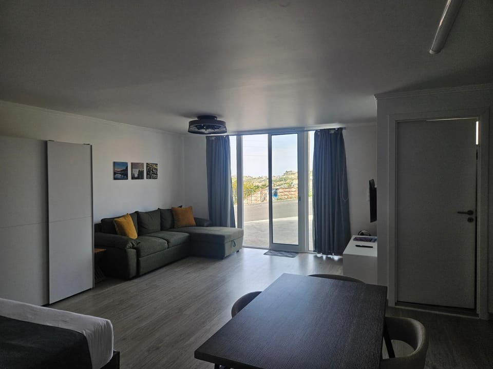 Property building, Photo of the whole room