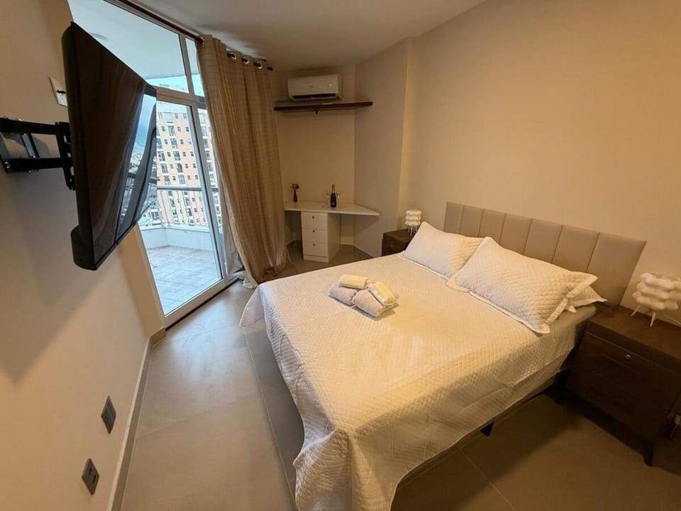 Bed, TV and multimedia, Photo of the whole room, Bedroom, internet