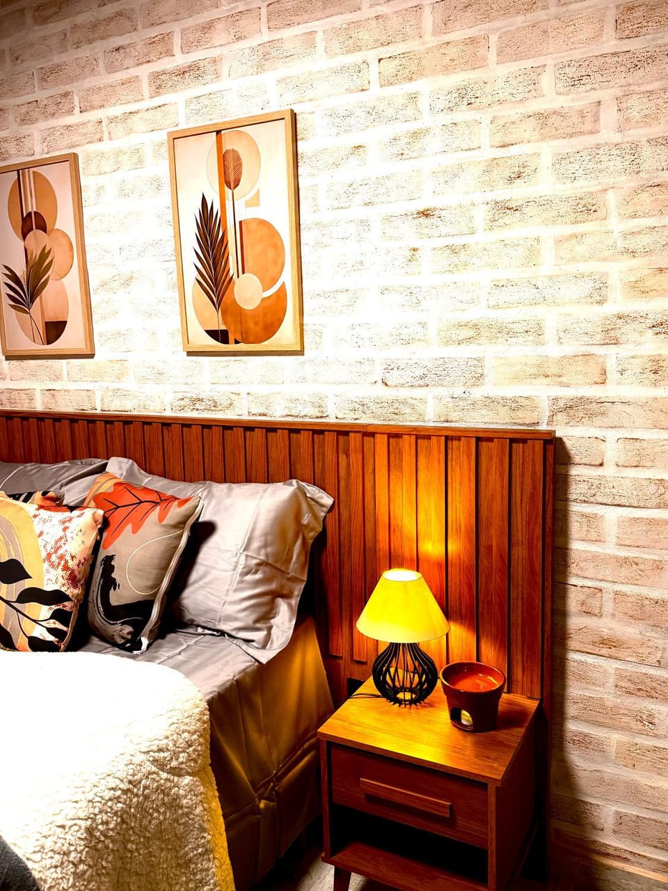 Bed, Photo of the whole room, Decorative detail, Bedroom