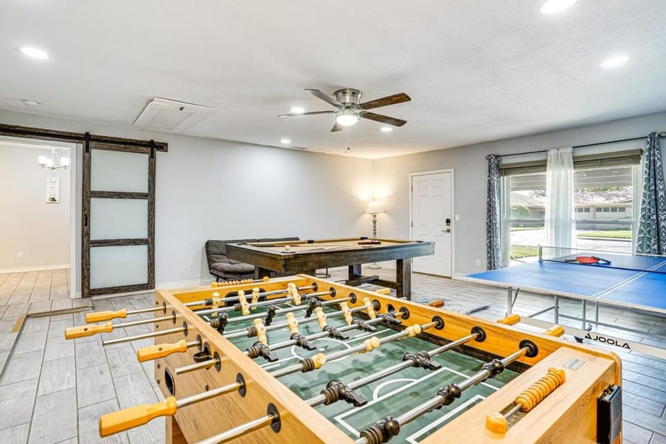 Property building, Billiard, Game Room