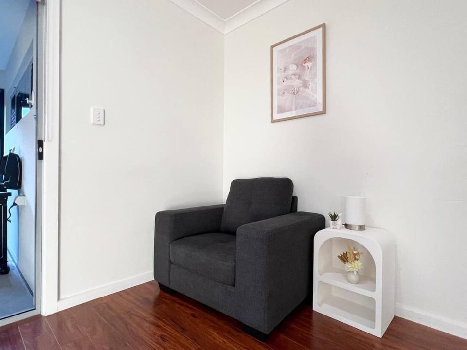 3BR Newly Furnished Spacious Unit in a Duplex at Coomera - Holiday Home House in Coomera