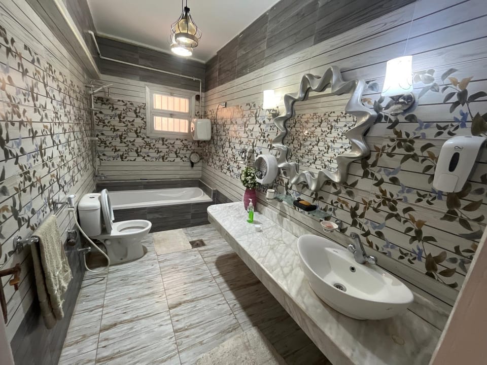 Shower, Toilet, bidet
