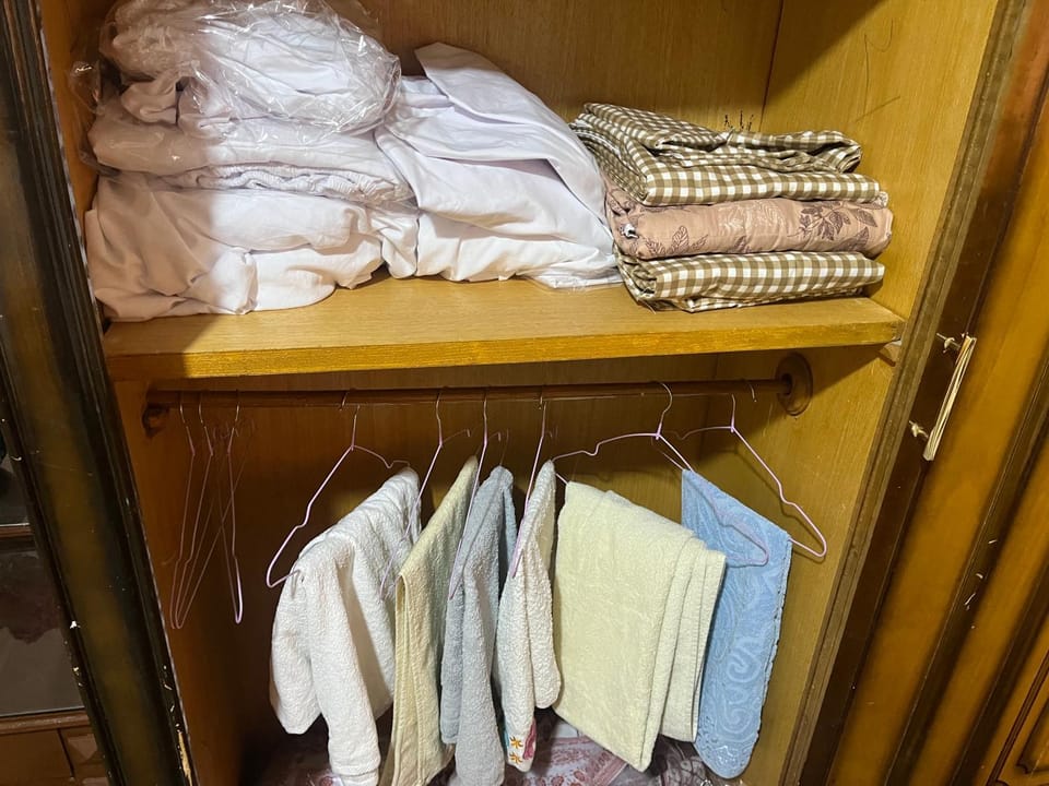 towels, wardrobe