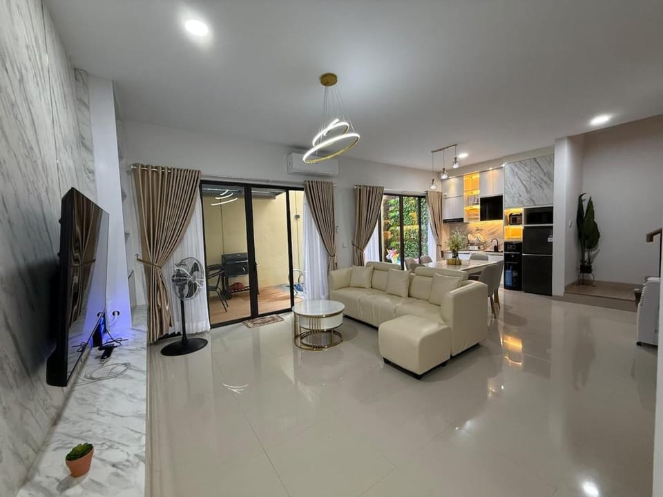 RV-Villa 4 bedrooms&Private Pool Villa in Riau Islands, Indonesia