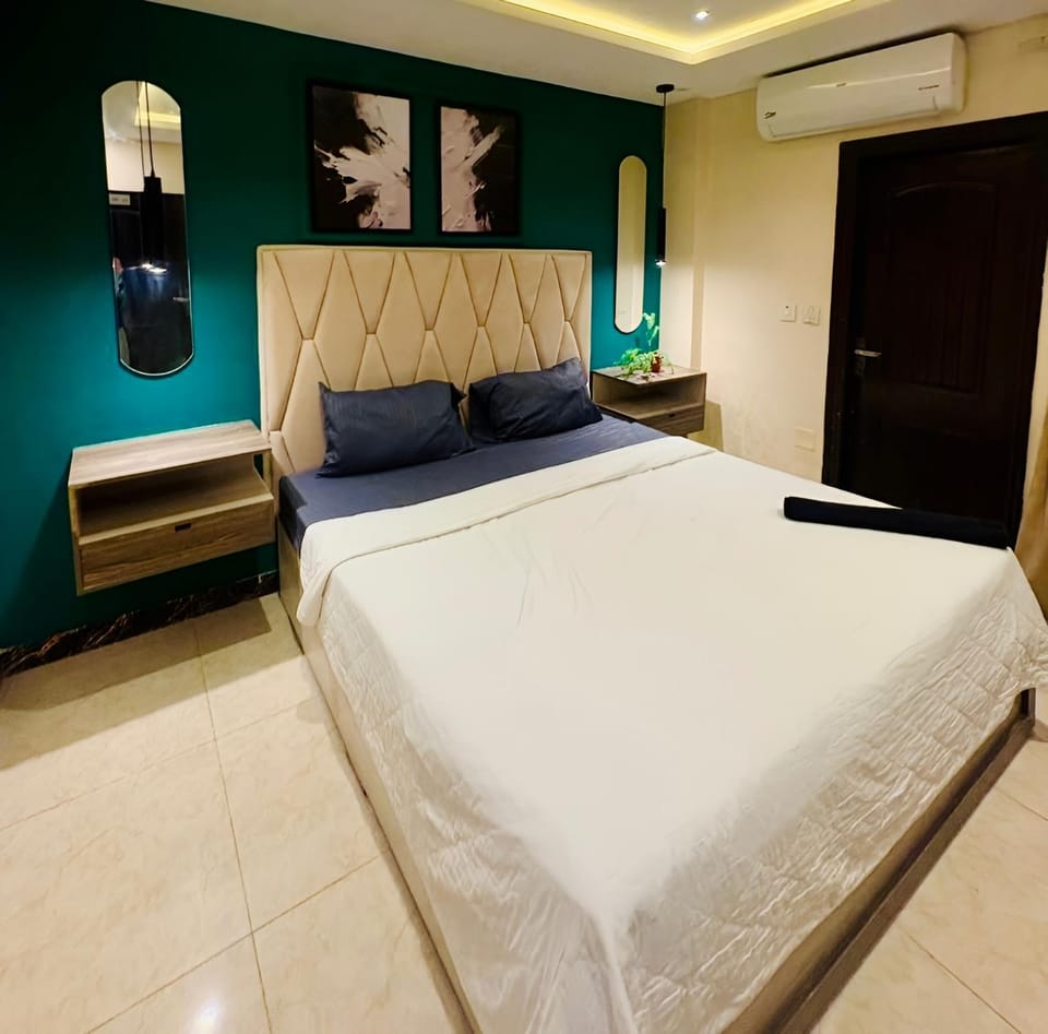 Bed, Bedroom, air conditioner