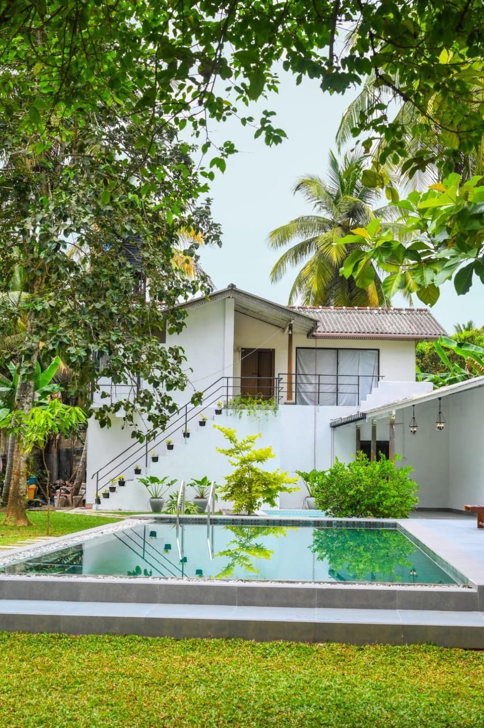Emerald Lagoon Pool Villa Bed and Breakfast in Southern Province