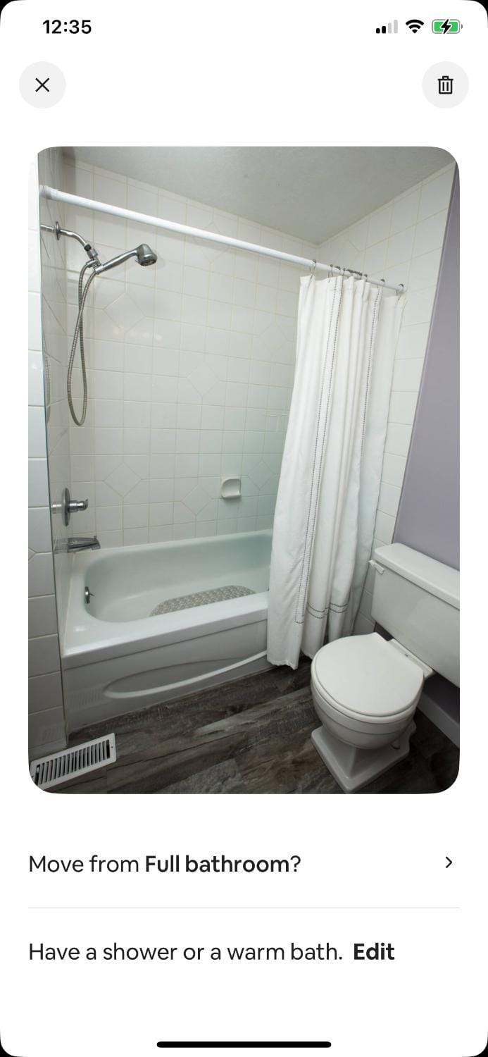 Modern apartment minutes from the hospital Apartment in Red Deer