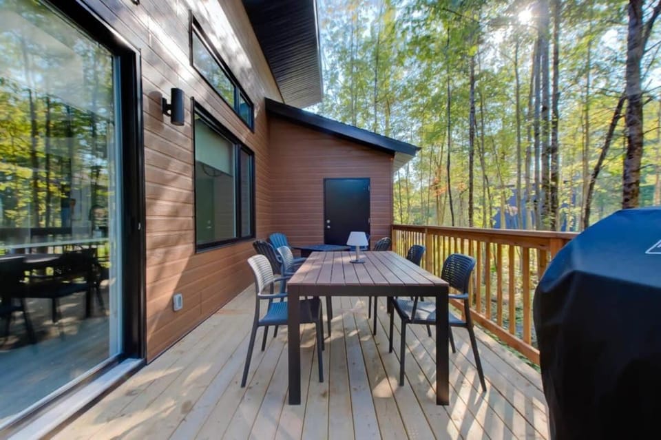 L'Escapade du Domaine - Peaceful Nature Stay Chalet in Quebec