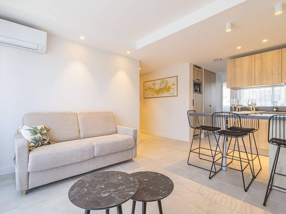 Élégant Appartement Moderne à Reims avec Climatisation - FR-1-870-13 Apartment in Reims