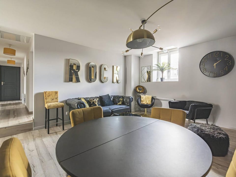 Somptueux Appartement au cœur de Reims - FR-1-870-5 Apartment in Reims