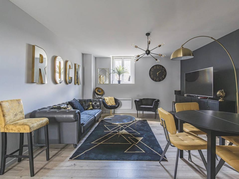 Somptueux Appartement au cœur de Reims - FR-1-870-5 Apartment in Reims