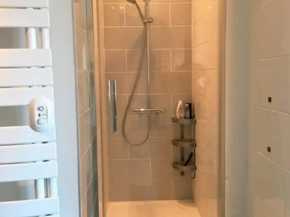 Grand Appartement 2 Chambres au Cœur de Reims - FR-1-870-34 Apartment in Reims