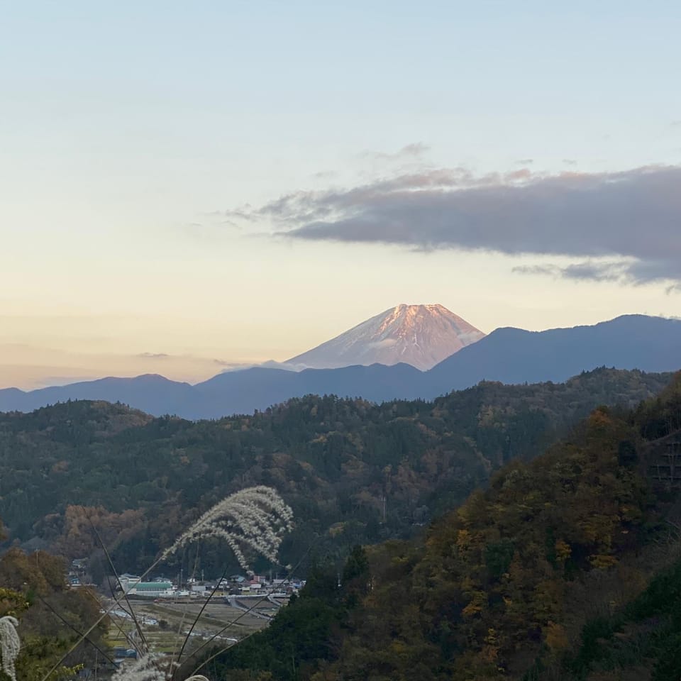Nearby landmark, Natural landscape, Mountain view