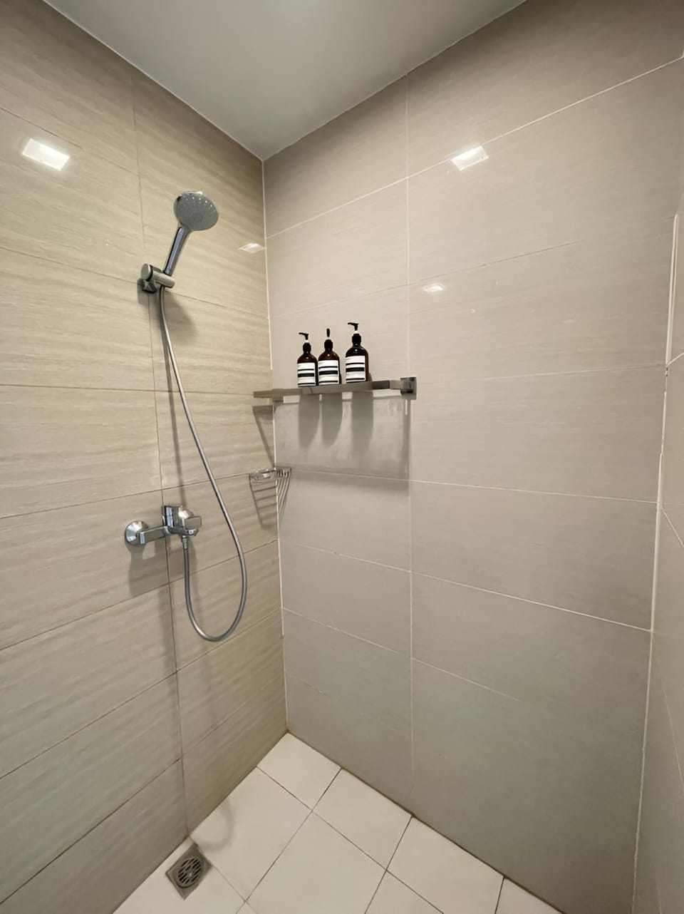 1Bedroom Suite St Mark Residences Near Venice Mall BGC Taguig Apartment in Makati