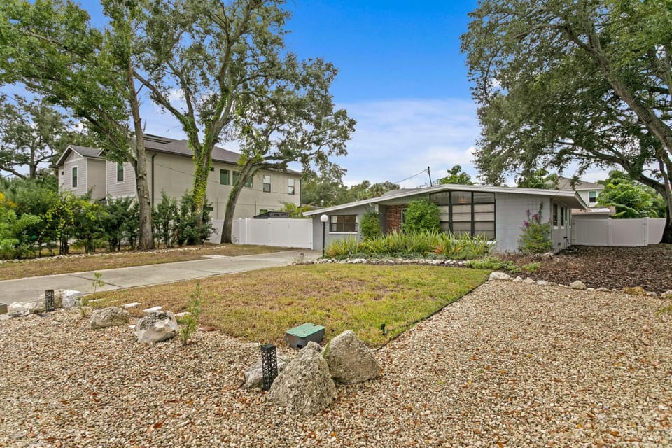 Property building, Day, Natural landscape, Garden
