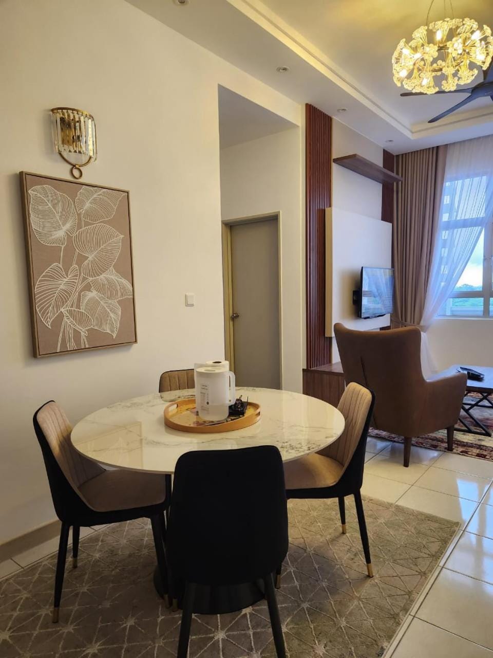 Seating area, Dining area
