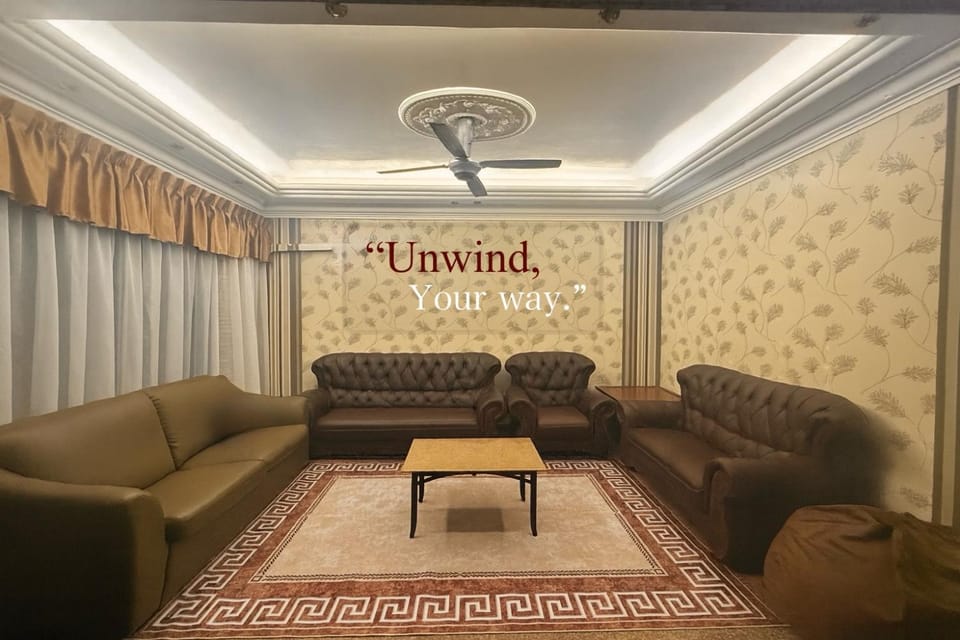 Living room, Seating area