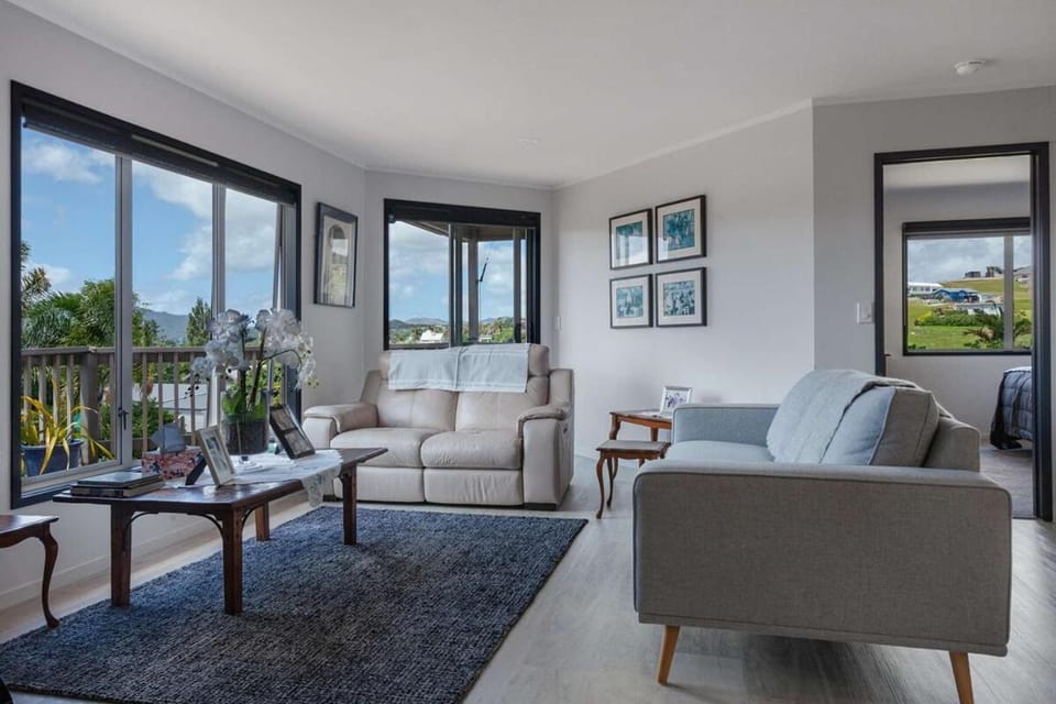 Cable Bay Serenity House in Northland