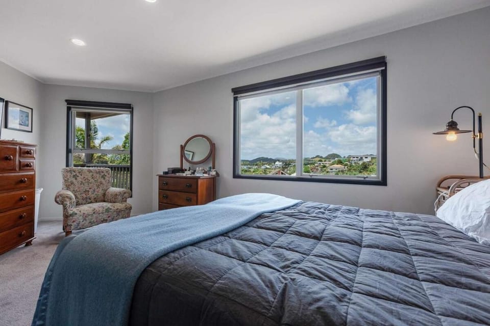 Cable Bay Serenity House in Northland