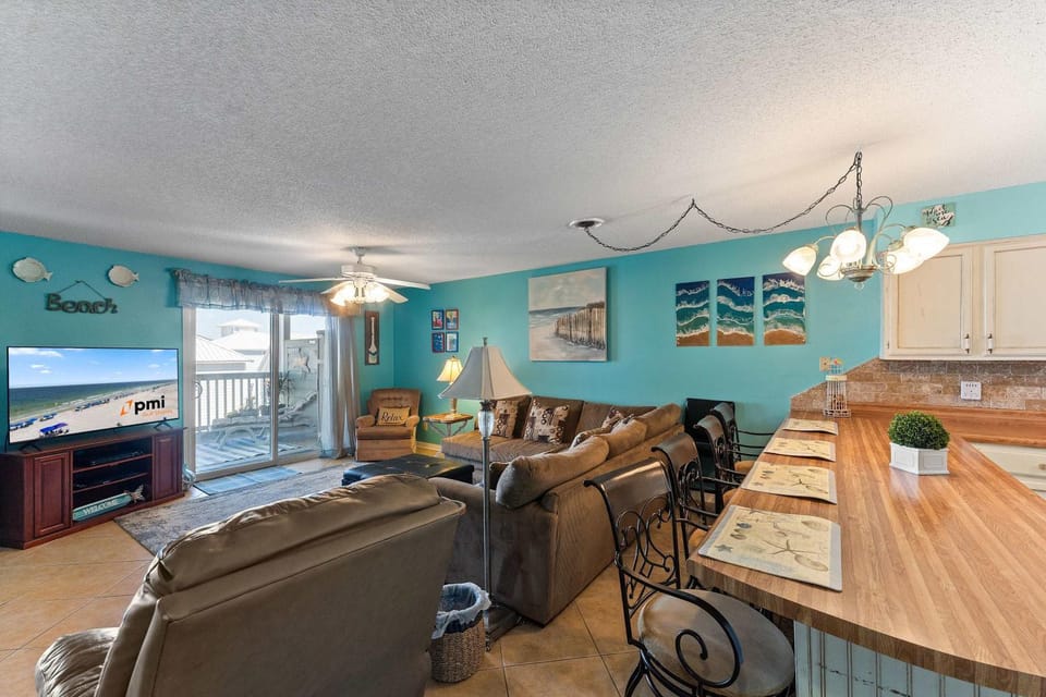 Waterfront Condo with Beach Access and Boat Launch House in West Beach
