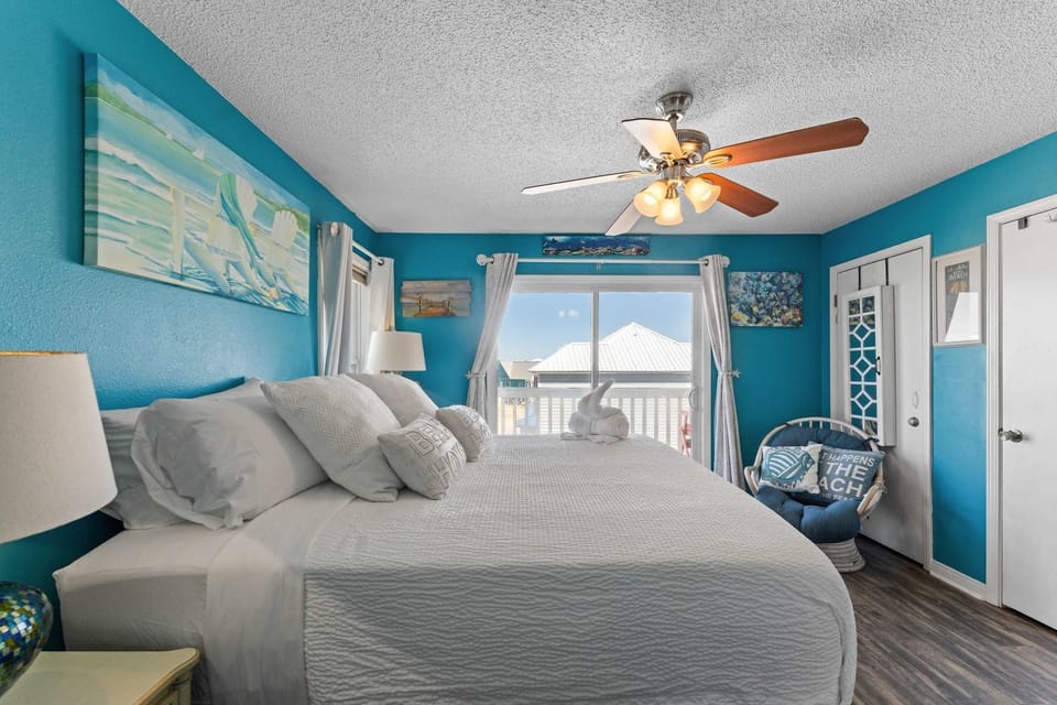 Waterfront Condo with Beach Access and Boat Launch House in West Beach