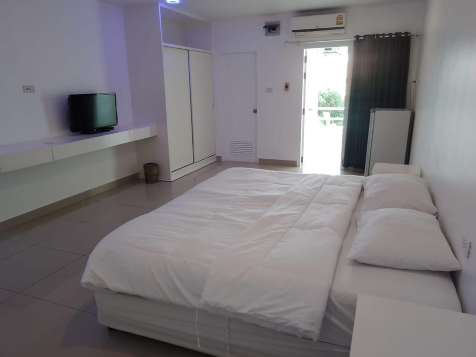 Illusion Hostel & Club Apartment hotel in Pattaya City