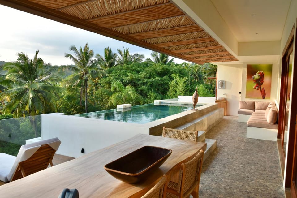 Natural landscape, View (from property/room), Balcony/Terrace, Swimming pool, sunbed