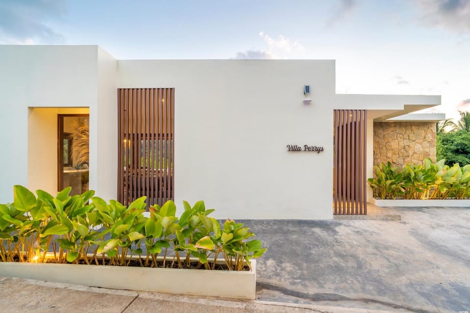 Property building, Day