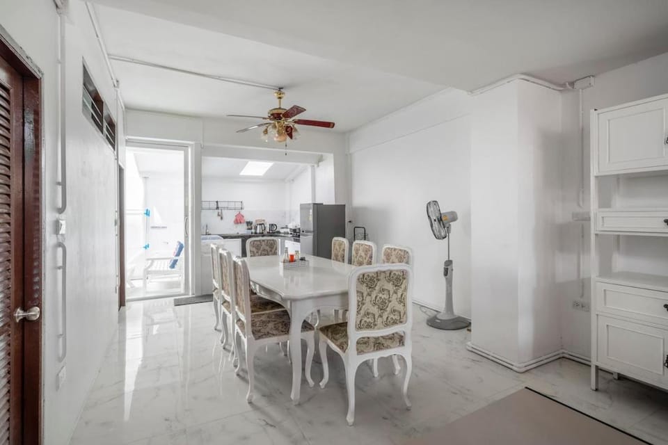 City Home 4BR near Hua Mak station with parking House in Bangkok
