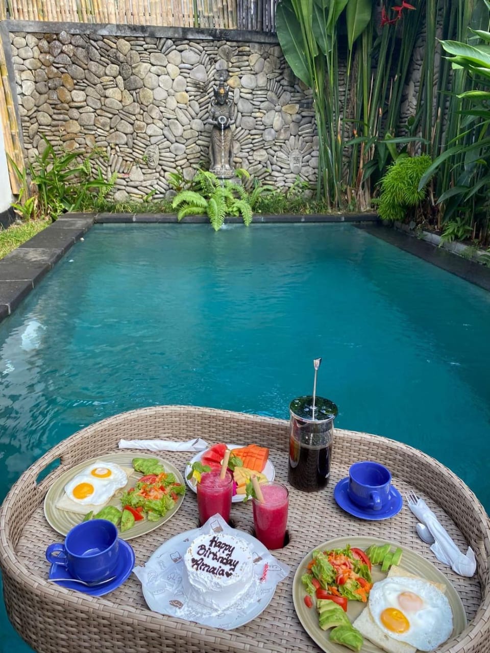 Food and drinks, Swimming pool