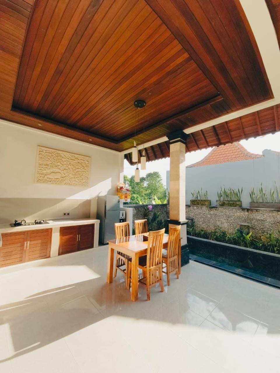Property building, Dining area, Swimming pool, kitchen